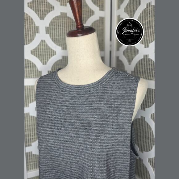 Athletic Works Athleisure Striped Sleeveless Crew Neck Tunic Tank Size XL 16-18 - Picture 2 of 10